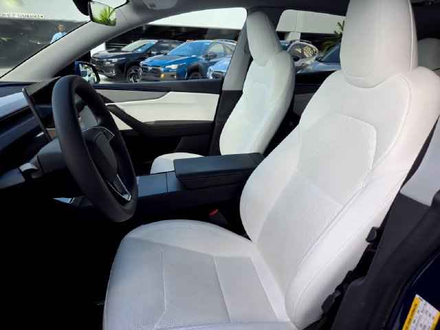 Used 2026 Tesla Model Y Long Range RWD image 19
