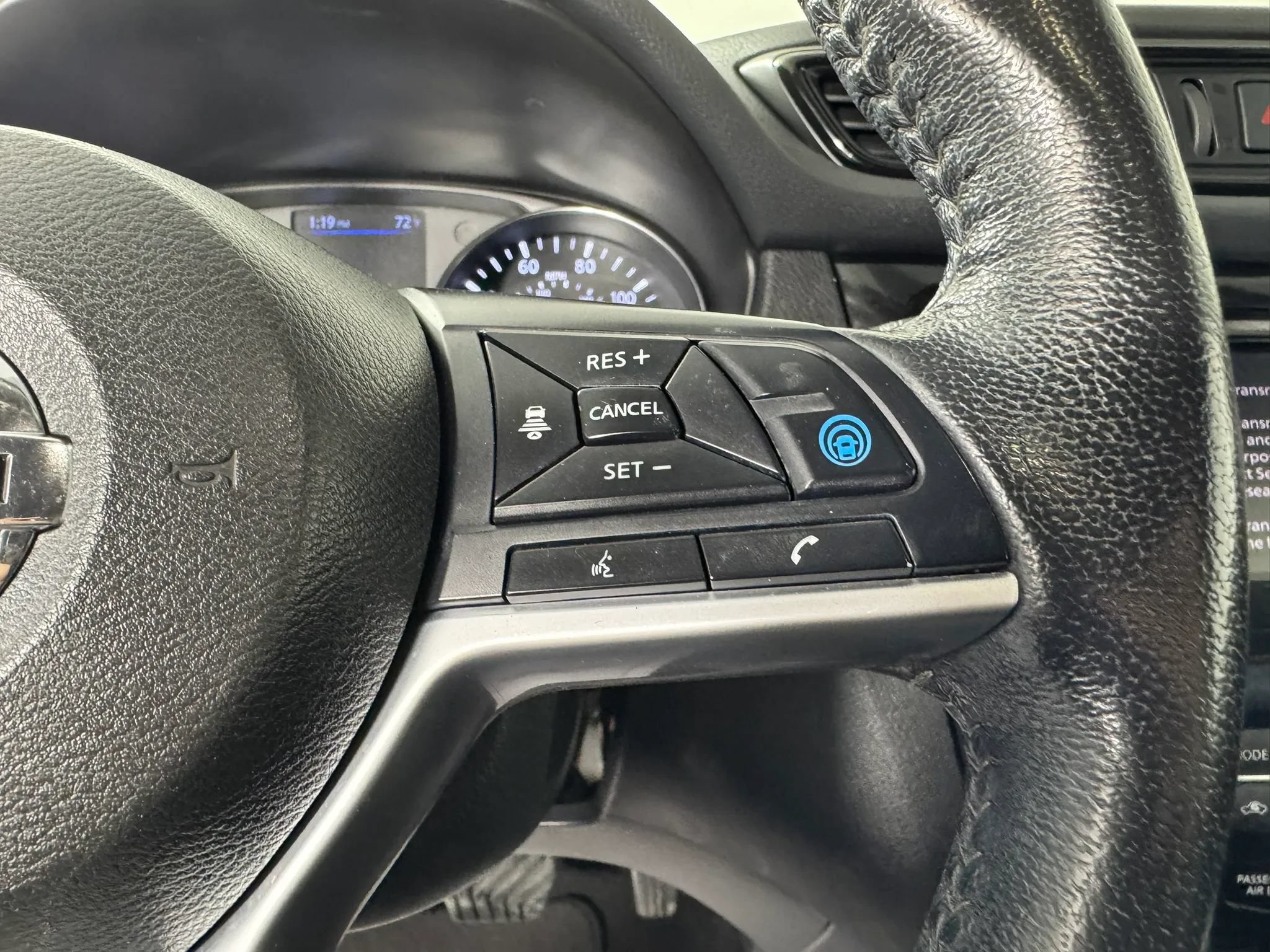 Used 2020 Nissan Rogue SL w/ Premium Package AWD/4WD image 16