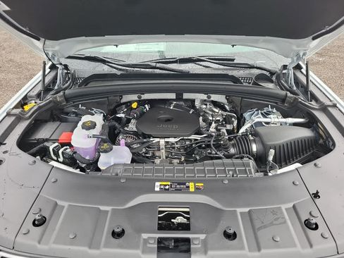 New 2026 Jeep Grand Cherokee L Limited AWD/4WD image 17
