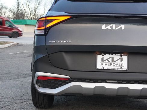 Used 2025 Kia Sportage LX image 14