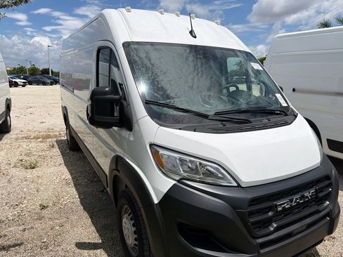 Used 2024 RAM ProMaster 2500 w/ Convenience Group FWD image 8