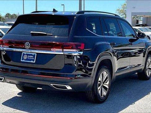 Certified 2024 Volkswagen Atlas SE FWD image 5