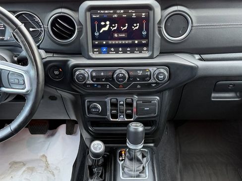 Used 2023 Jeep Wrangler Unlimited Sahara w/ Cold Weather Group AWD/4WD image 16