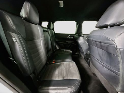Used 2023 Mitsubishi Outlander SE Black Edition FWD image 27