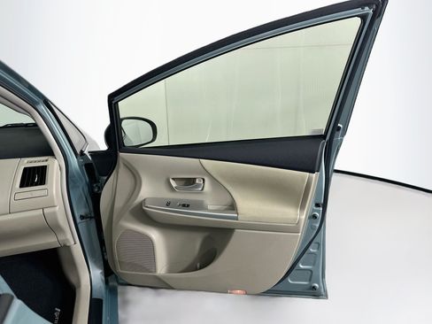 Used 2014 Toyota Prius V Three FWD image 30