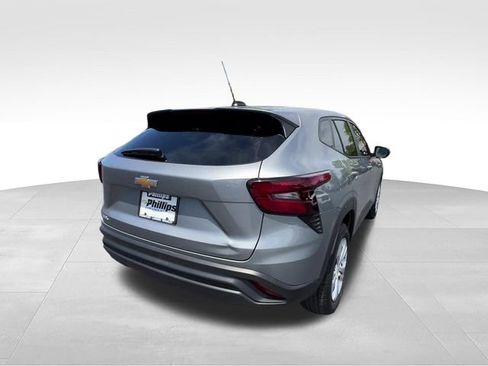 Certified 2026 Chevrolet Trax LS FWD image 6