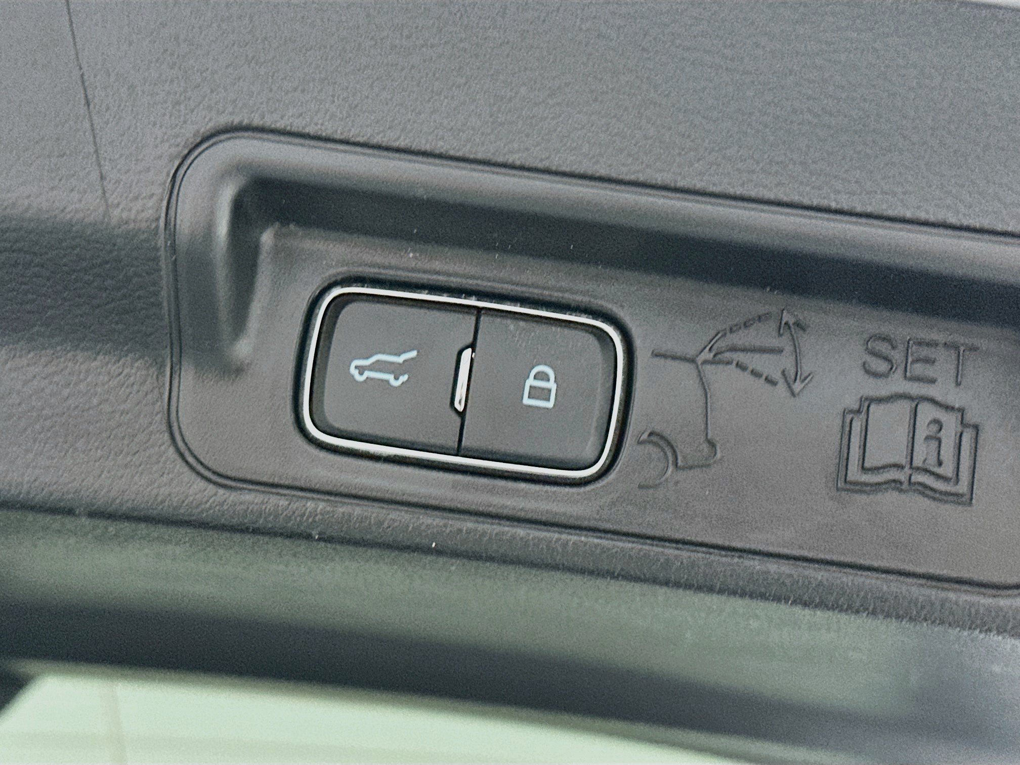 Used 2026 Ford Explorer ST-Line w/ ST-Line Street Pack RWD image 32