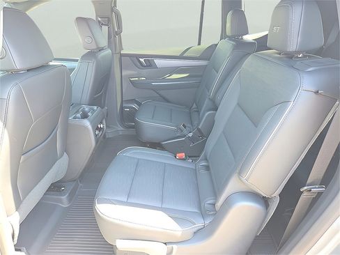 New 2026 Buick Enclave Sport Touring w/ LPO, Floor Liner Package image 10