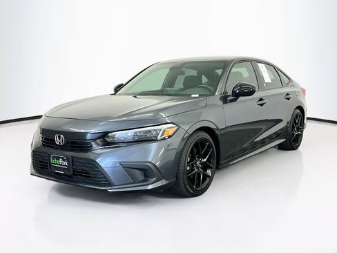 Used 2023 Honda Civic Sport image 3