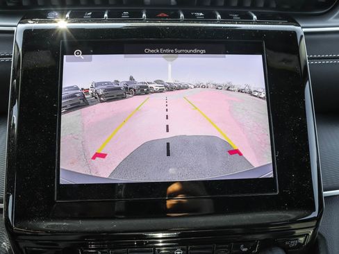 New 2025 Jeep Grand Cherokee Altitude image 18