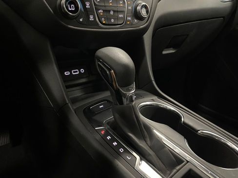 Used 2023 Chevrolet Equinox LT image 19