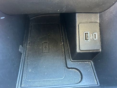 Used 2023 Ford Edge Titanium image 17