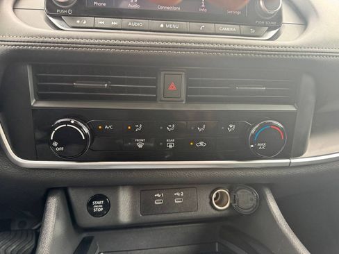 Used 2024 Nissan Rogue S AWD/4WD image 25