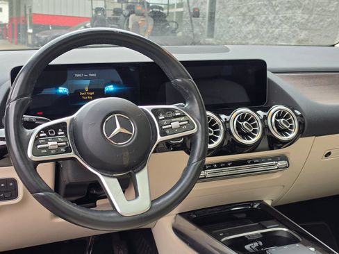 Used 2021 Mercedes-Benz GLA 250 4MATIC image 9