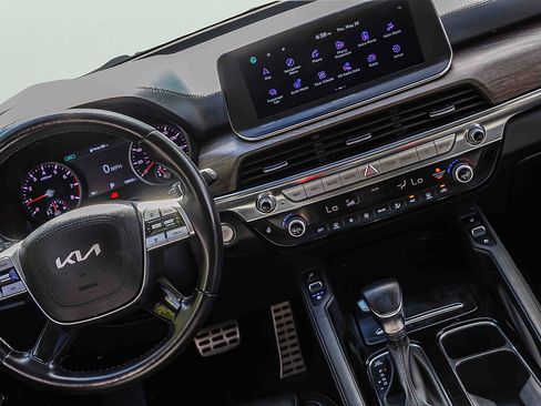 Certified 2022 Kia Telluride SX w/ Nightfall Edition Package AWD/4WD image 19