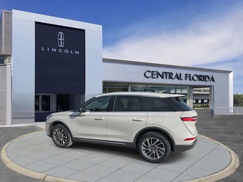 Used 2022 Lincoln Corsair Standard image 8