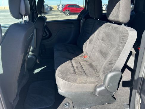 Used 2019 Dodge Grand Caravan SE image 10