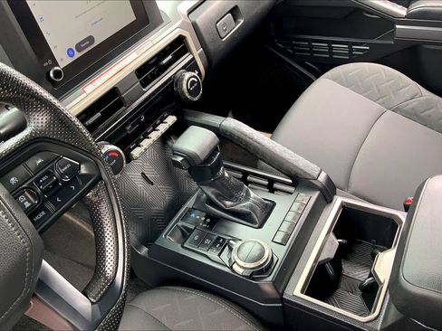 Certified 2026 Toyota Tacoma SR5 AWD/4WD image 16