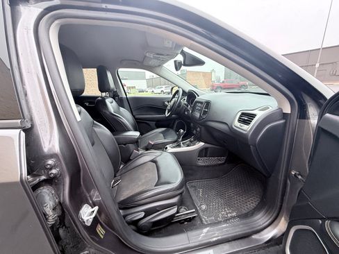 Used 2018 Jeep Compass Latitude w/ Popular Equipment Group image 11