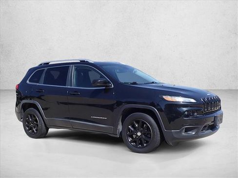 Used 2015 Jeep Cherokee Latitude FWD image 10