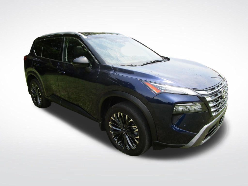 Used 2025 Nissan Rogue SL w/ Tech Package FWD image 7
