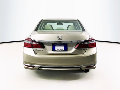 Certified 2017 Honda Accord EX-L image 15