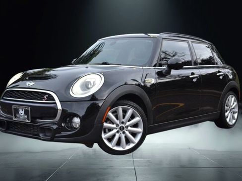 Used 2018 MINI Cooper S FWD image 3