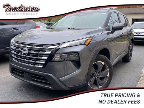 Used 2025 Nissan Rogue SV image 1