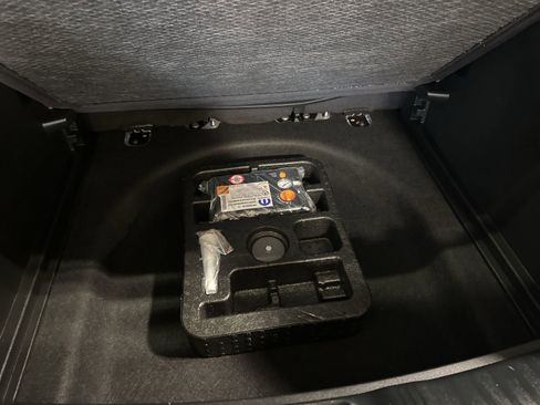 Used 2024 Jeep Compass Limited w/ Elite Group image 25