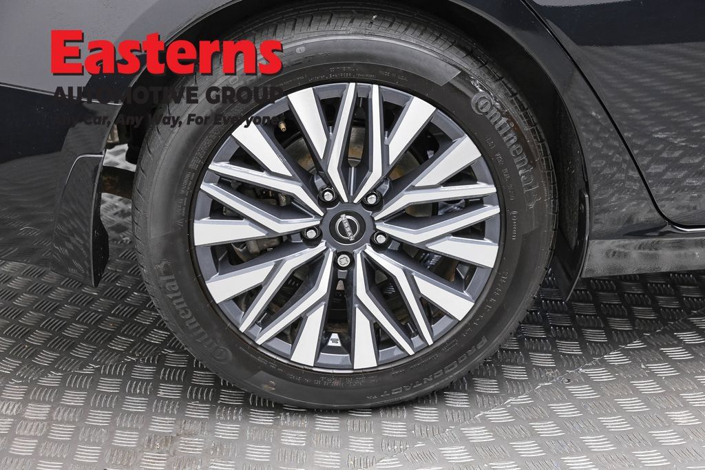 Used 2024 Nissan Altima 2.5 SV w/ SV Premium Package FWD image 30