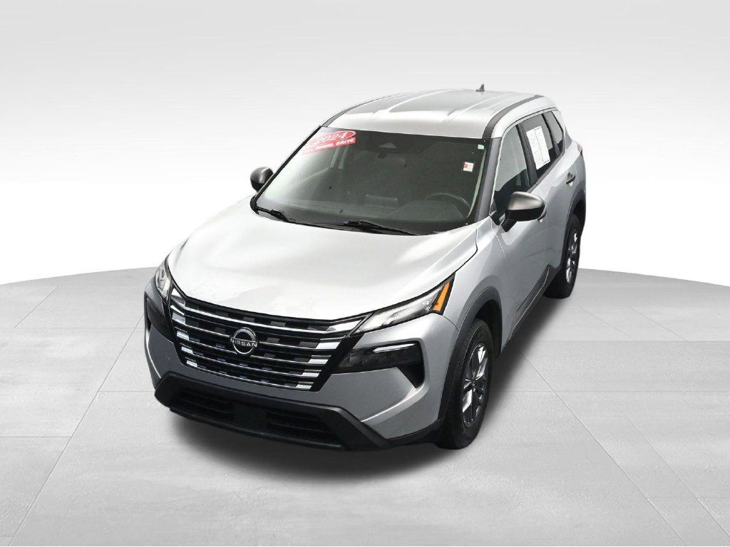 Used 2024 Nissan Rogue S AWD/4WD image 29