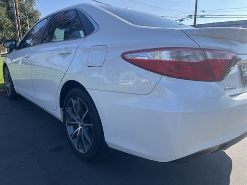 Used 2016 Toyota Camry XSE w/ Moonroof Package image 10