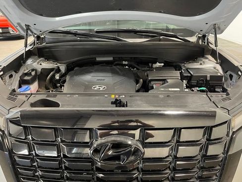 Used 2024 Hyundai Palisade Limited FWD image 9