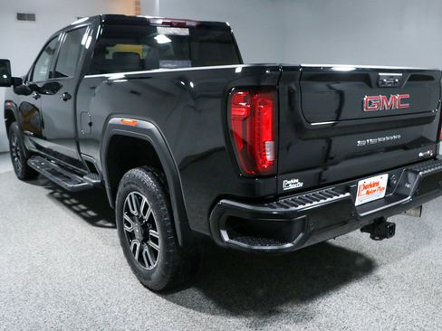 Used 2022 GMC Sierra 2500 AT4 w/ AT4 Preferred Package AWD/4WD image 9