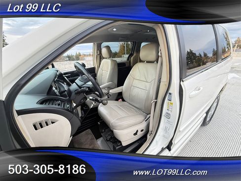 Used 2011 Dodge Grand Caravan Crew image 13