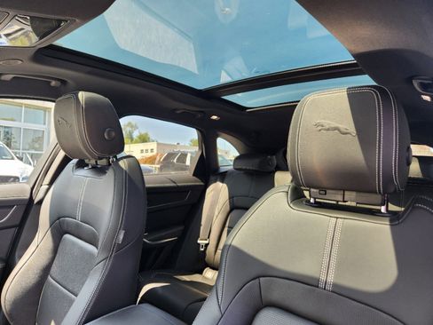 Used 2024 Jaguar F-PACE R-Dynamic S image 8