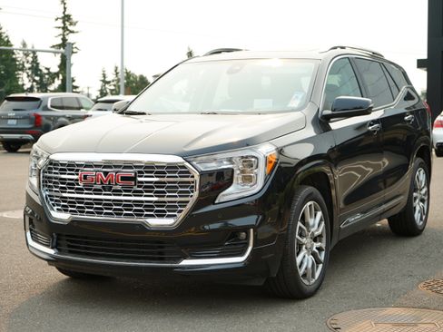 Used 2024 GMC Terrain Denali image 10
