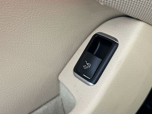 Used 2016 Mercedes-Benz SL 400 image 31