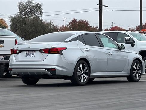 Used 2021 Nissan Altima 2.5 SV image 4