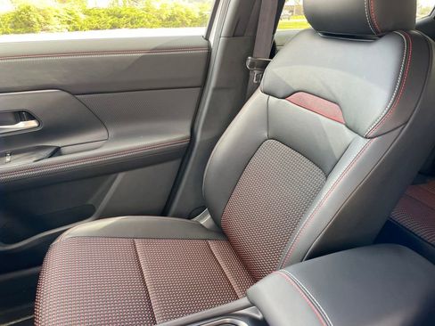 Used 2025 Nissan Kicks SR image 15