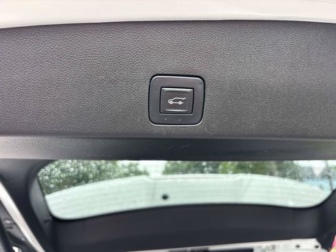 Used 2021 Buick Encore GX Select w/ Experience Buick Package AWD/4WD image 9
