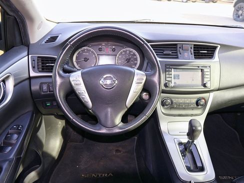 Used 2015 Nissan Sentra SR w/ SR Premium Package image 12