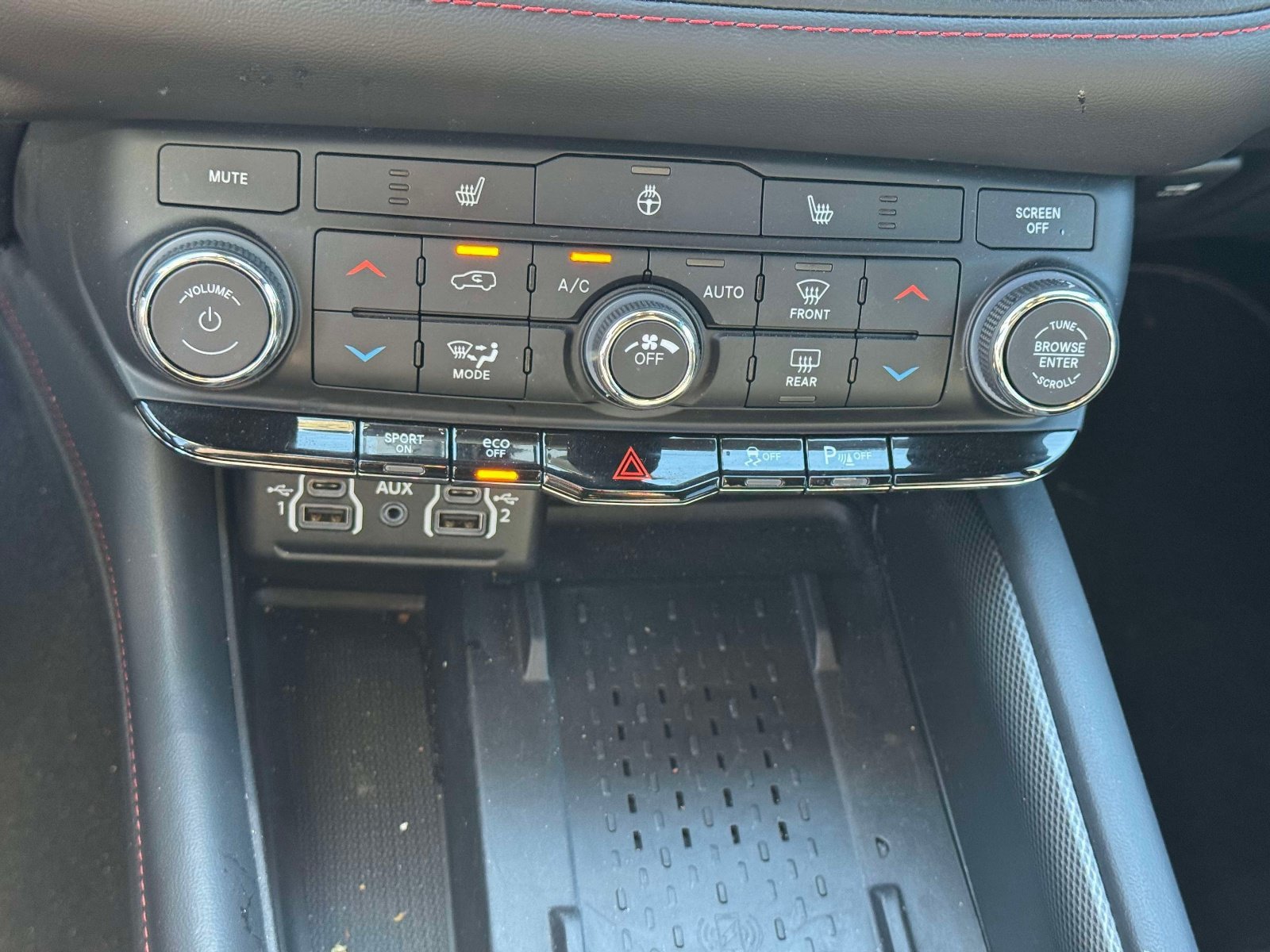 Used 2025 Dodge Durango R/T w/ Blacktop Package AWD/4WD image 26