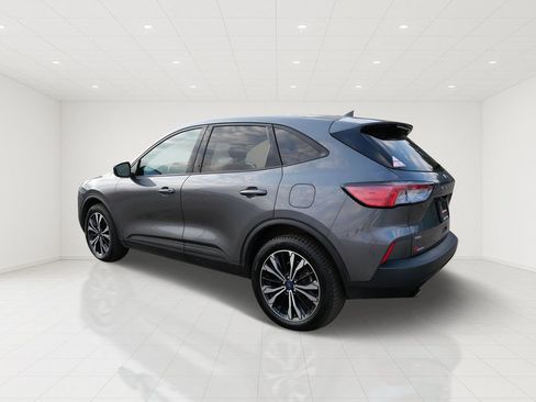 Certified 2021 Ford Escape SE w/ SE Sport Appearance Package AWD/4WD image 4