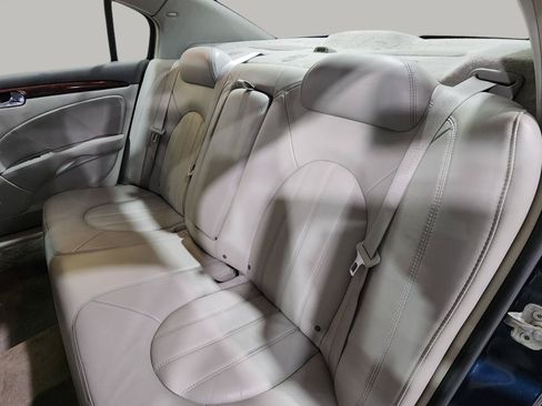 Used 2008 Buick Lucerne CXL w/ Ultra Confidence Package FWD image 28