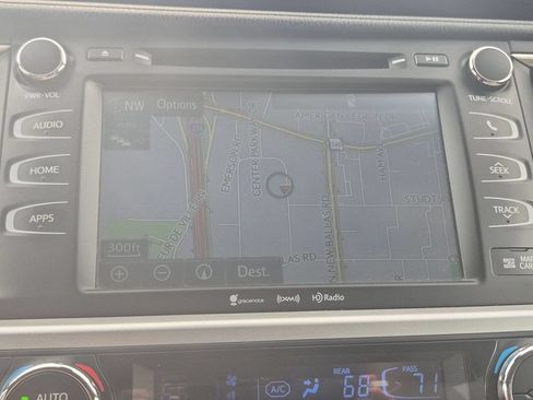 Used 2018 Toyota Highlander XLE AWD/4WD image 15
