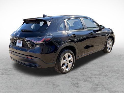 Certified 2023 Honda HR-V LX image 6