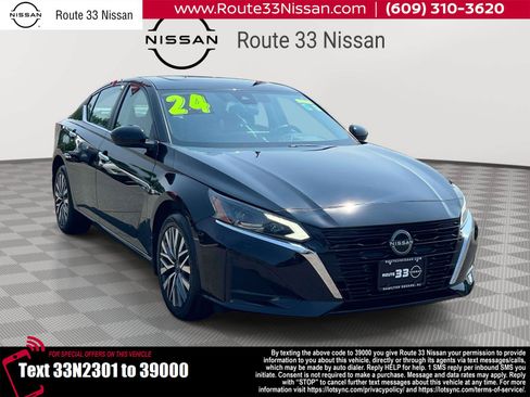 Used 2024 Nissan Altima 2.5 SV FWD image 1