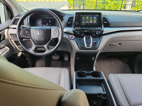 Used 2024 Honda Odyssey EX-L image 15