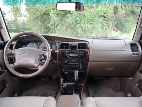 Used 2002 Toyota 4Runner Limited AWD/4WD image 16